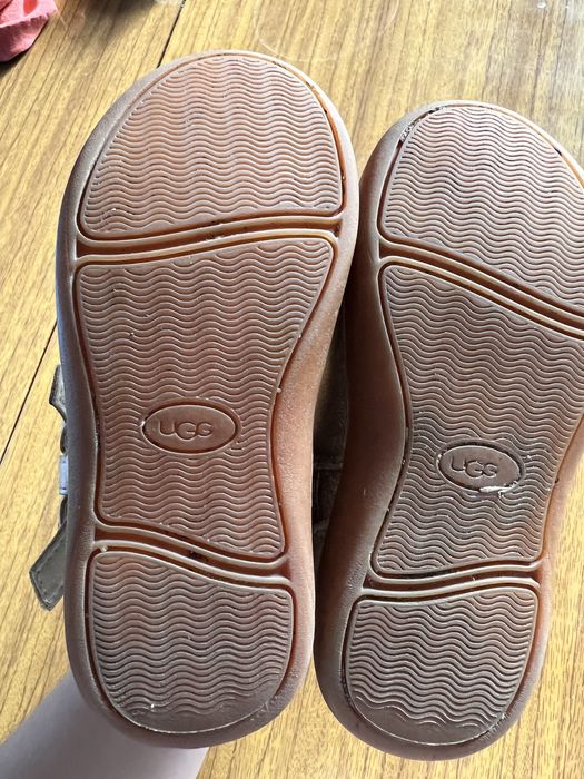 Подарую розмір 23-24