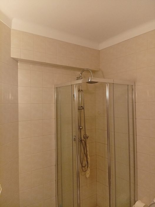 Quarto pra arrendar.