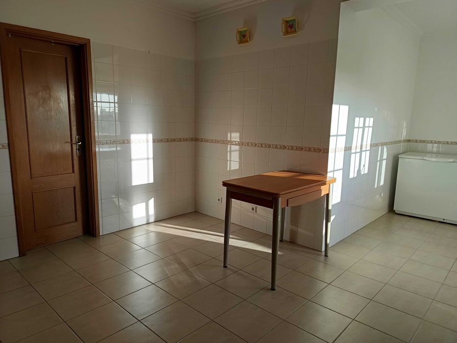 Apartamento T4 + Garagem, Entroncamento