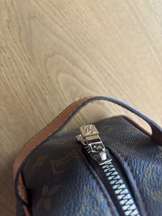 Elegancka kosmetyczka podróżna Louis Vuitton Monogram