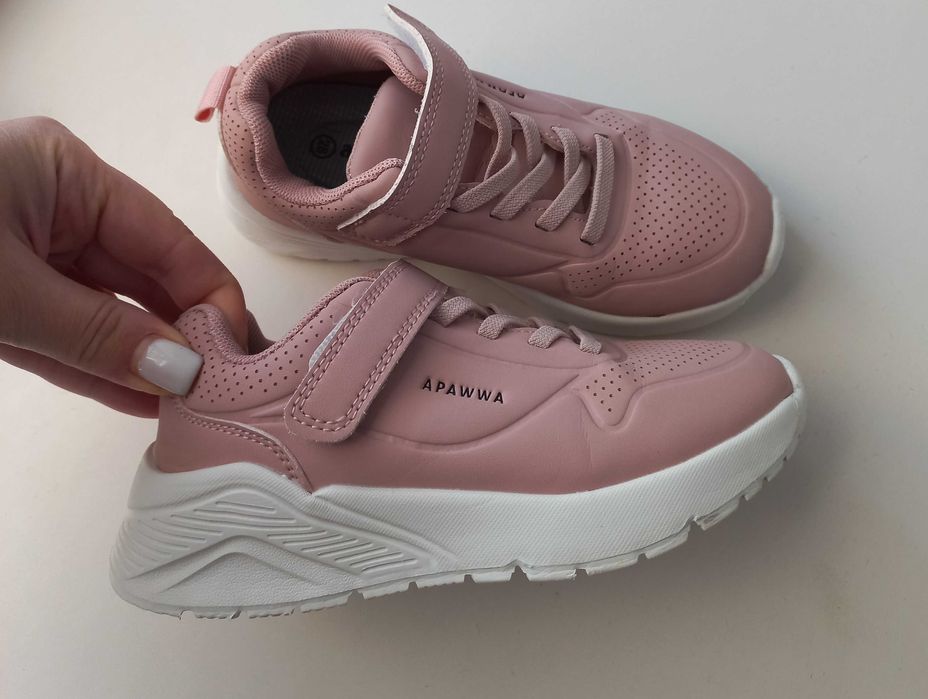 Кросівки на дівчинку.Кросовки на дівчинку