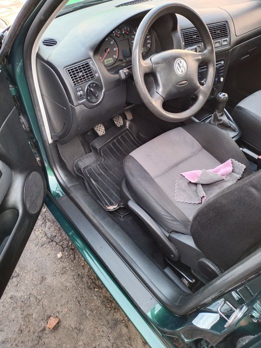 Гольф 4 2003 рік