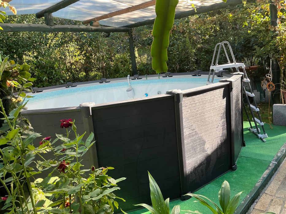 Piscina grande INTEX 2 temporadas     Discrição abaixo. Ver meus anúncio