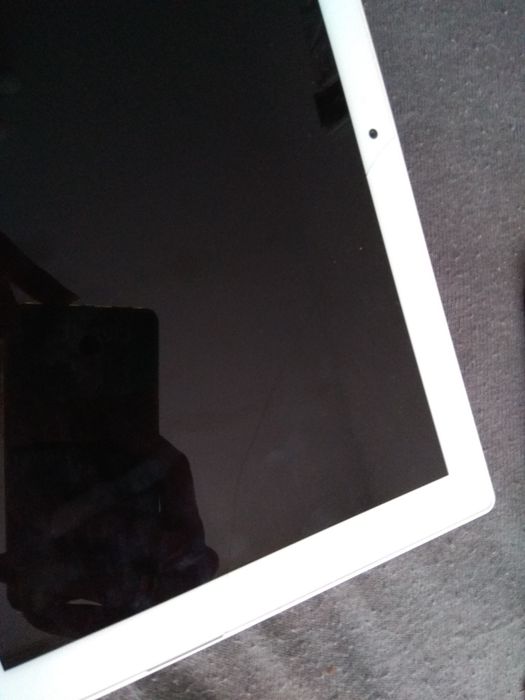 Sprzedam tablet Sony Xperia Z4 - pekniety ekran