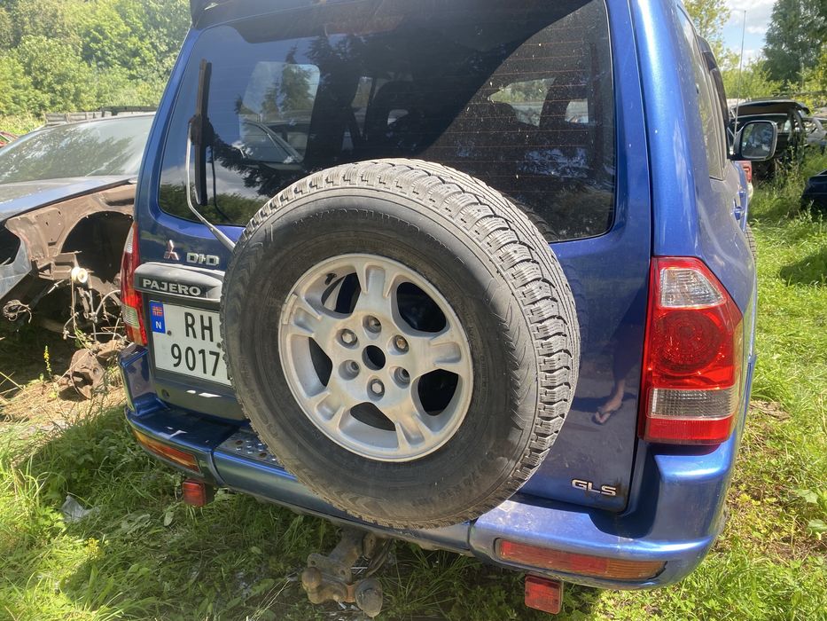 Двері двери паджеро mitsubishi pajero 3 3.2 di-d