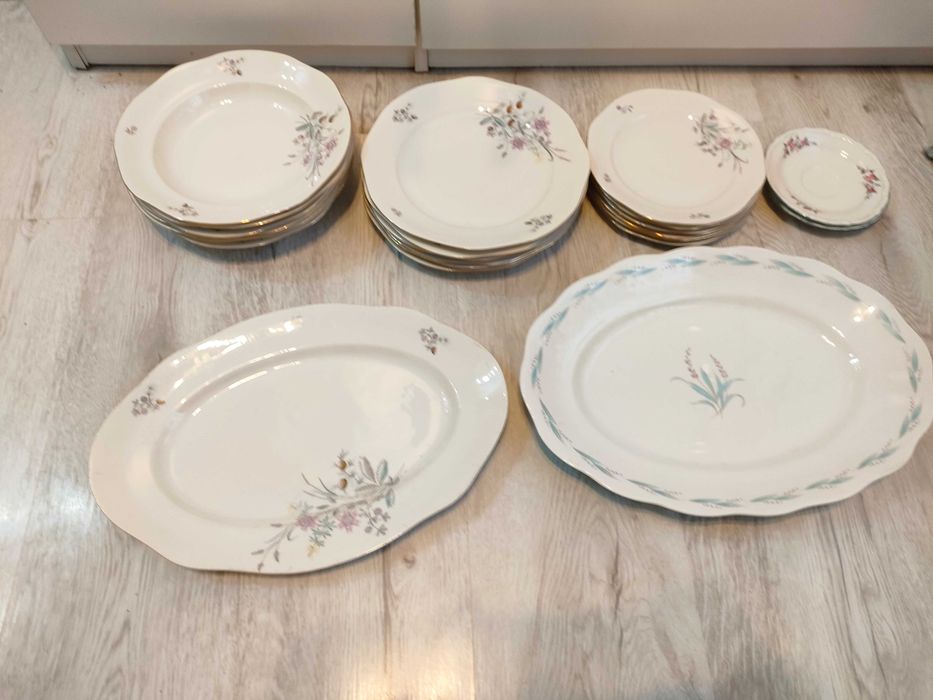 Sprzedam porcelanę talerze, talerzyki, sosjerka, patery duże , waza