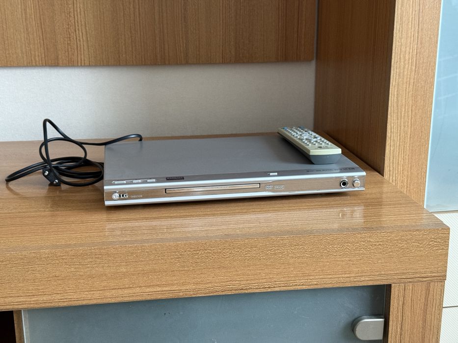 Продам DVD-програвач LG DKE574XB