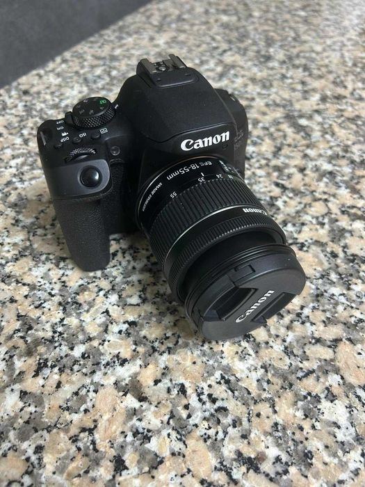 Canon EOS 850D + 18-55mm IS STM