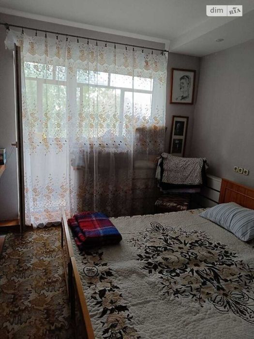 Продається 3-кімнатна квартира Бородинський