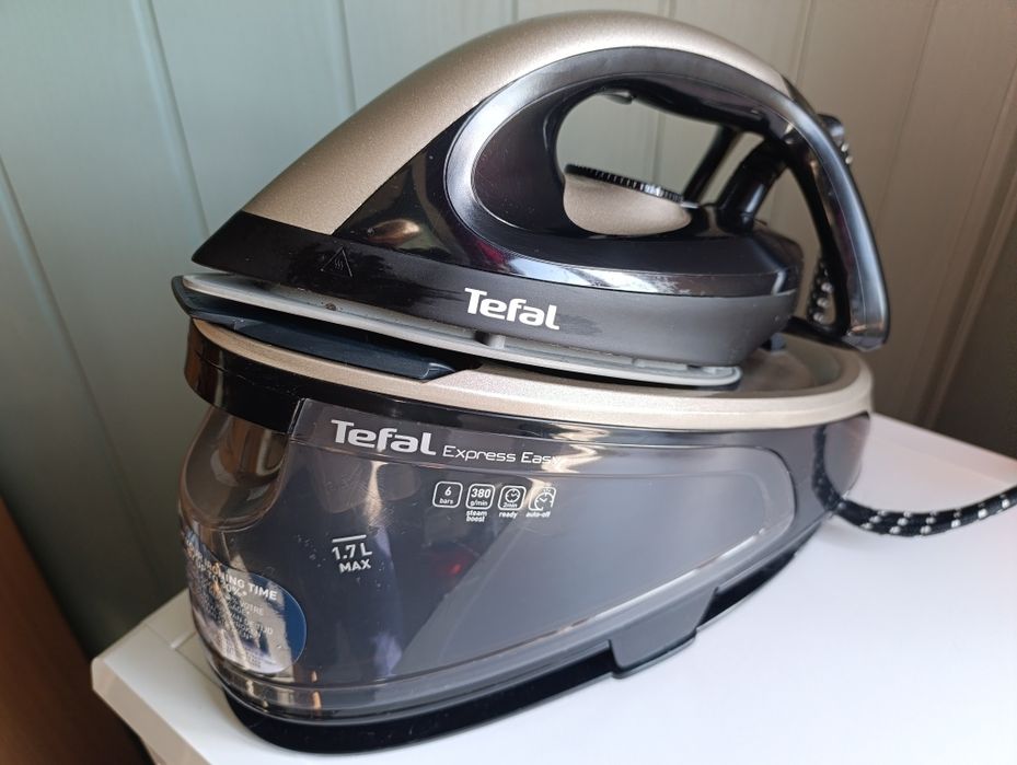 Парогенератор Tefal Express Easy SV6131, 6 бар, 380 г/хв, відмінний стан