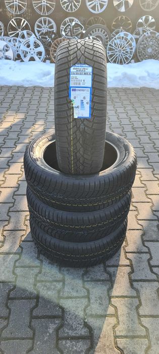 Opony zimowe Toyo Observe S944 215/55/17 z 2022r. nowe