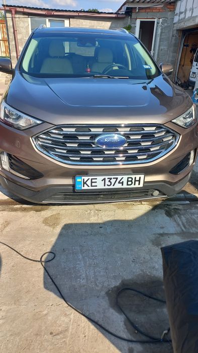 Автомобиль Форд эйдж