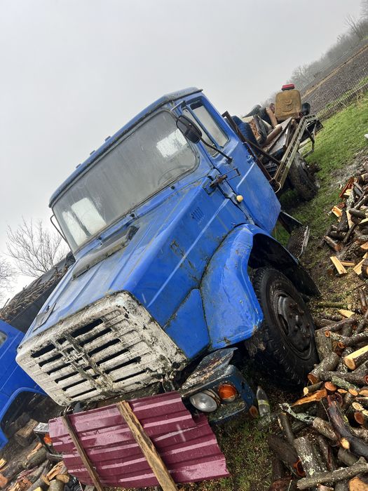 Зіл в великі кабіні з документами