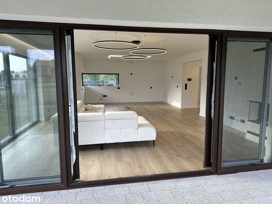 Nowy dom parterowy 180m2