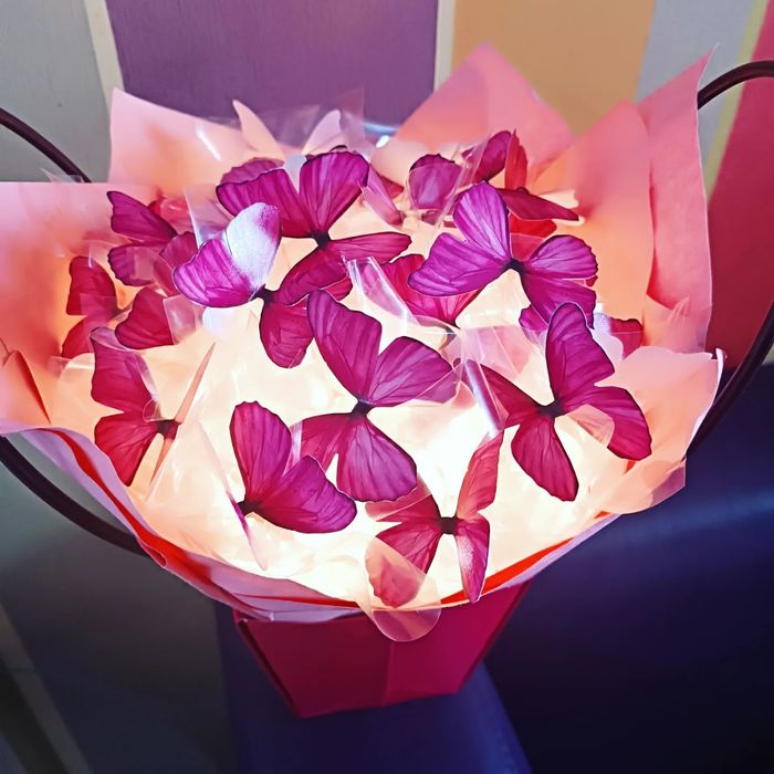 Корзинка из бабочек