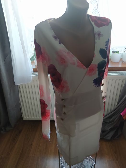 Sukienka L  biała kwiaty