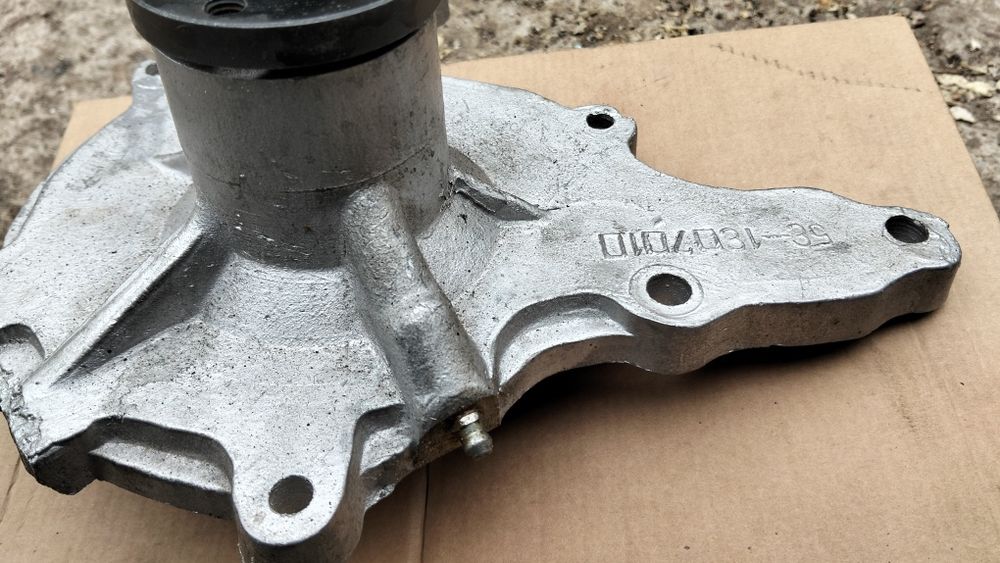 Водяная помпа Газ 53; 66 ,3307.