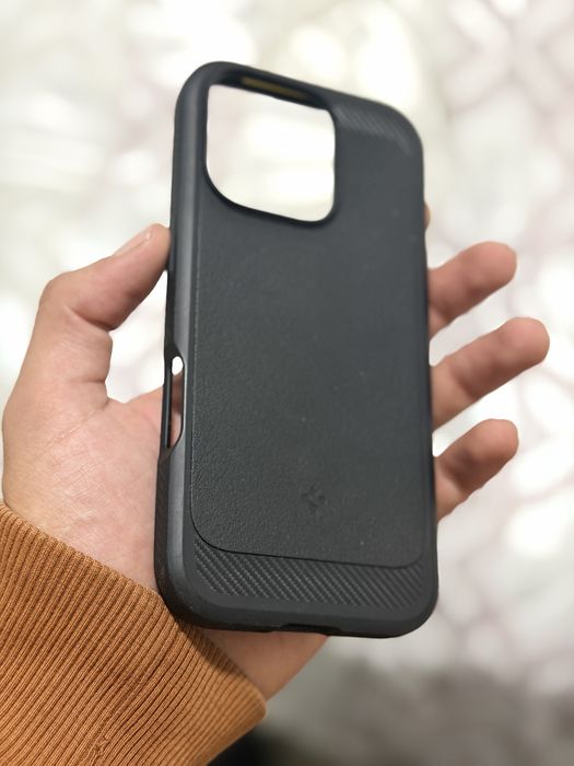 Capa Spigen iphone 16 Pro