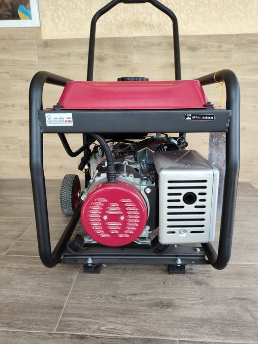 Бензиновий генератор трифазний чотиритактний EF Power YH6500-IV .