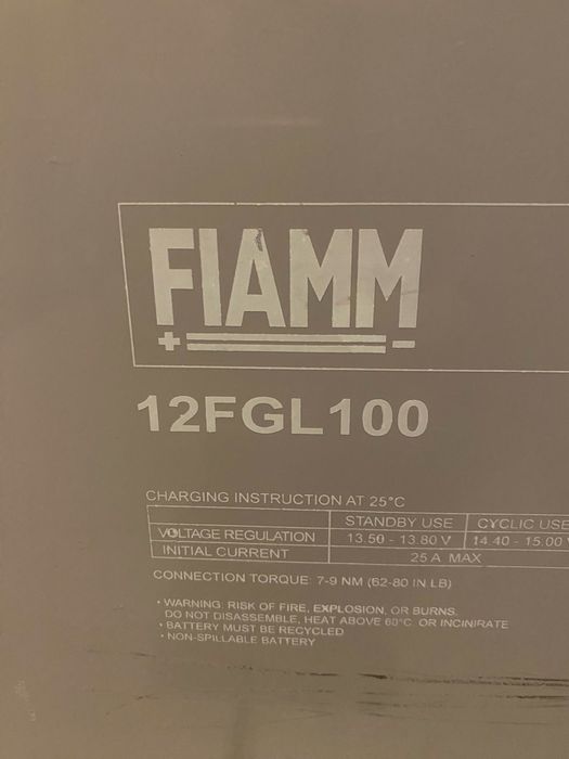 Duży ciężki akumulator Fiamm AGM 12V 12FGL100