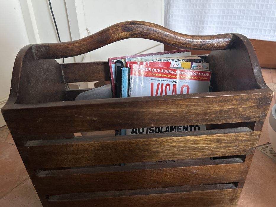 Porta revistas ou porta lenha madeira