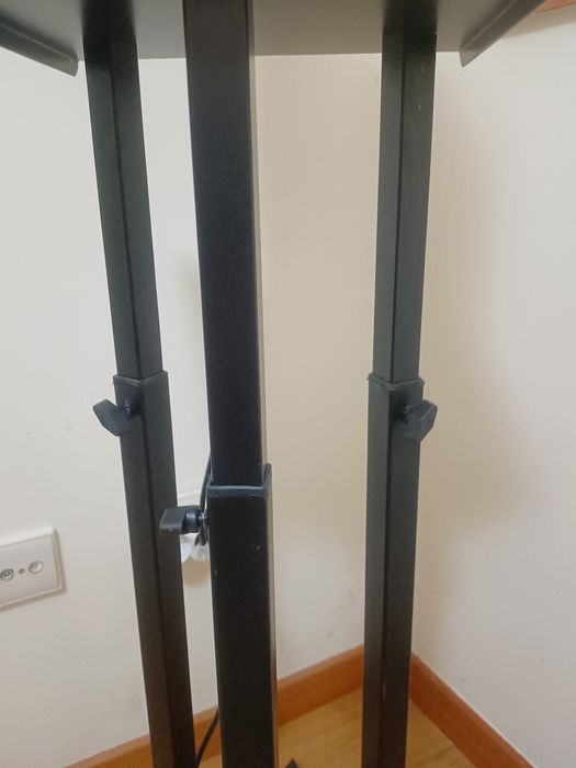 Vendo coluna estúdio Yamaha HS-5 com suporte Audibax