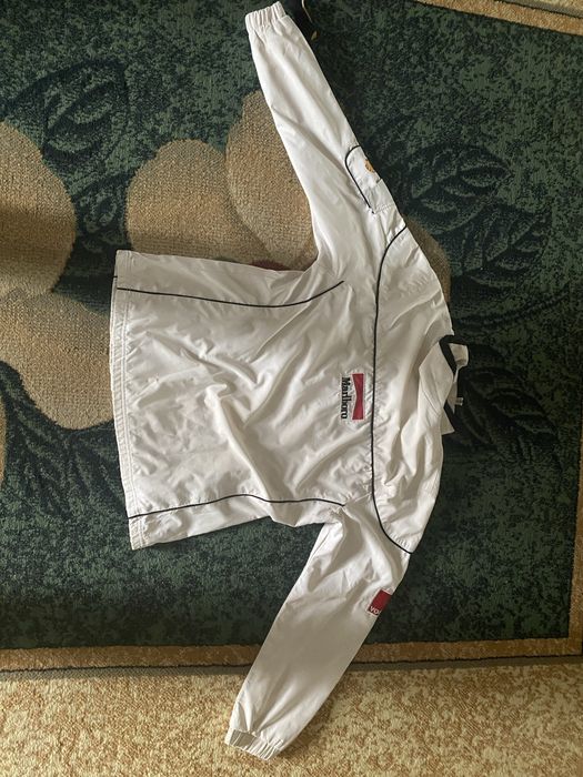 Пррдаю ветровку фирмы Marlboro (мальборо)