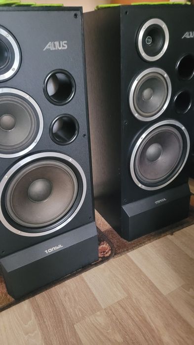 Sprzęt grający  amplituner Yamaha i 4 kolumny altus 200