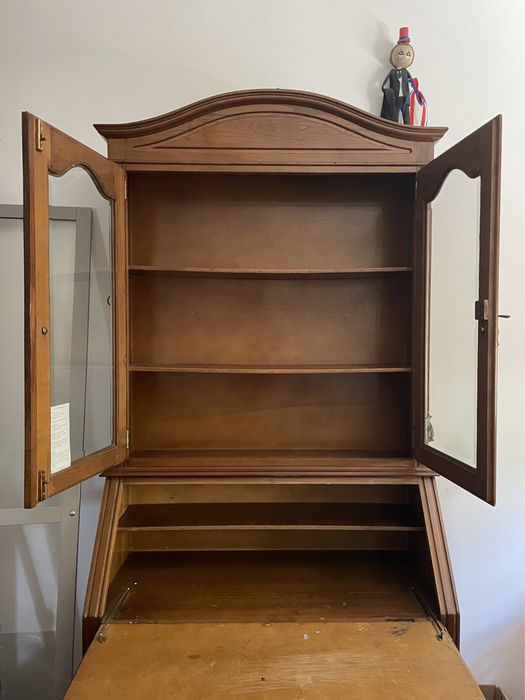 Móvel Secretária Bureau Antigo em Madeira (Estilo Clássico) – Com Vitrine