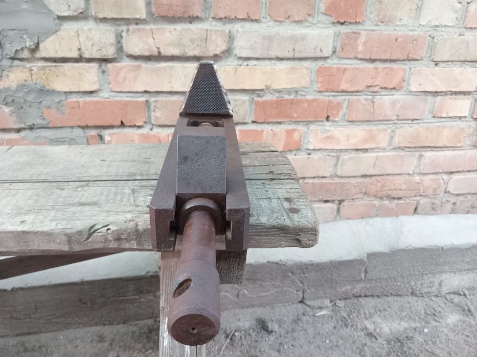 Продам лещата робочі