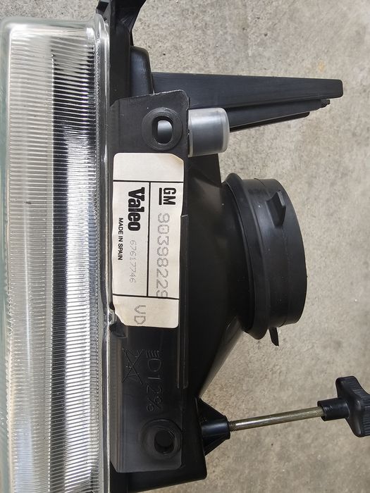 Ótica/ farol novo original VALEO lado direito Opel Corsa-A fase 2 Joy ou GSi