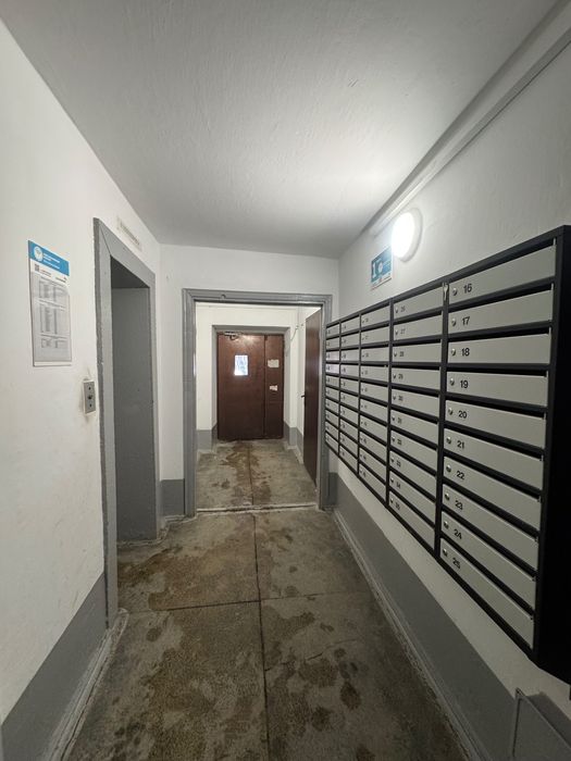 Продаж 3к укомплектованої квартири у спальному районі міста