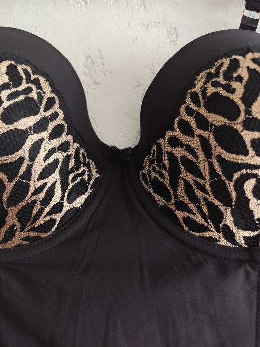 Siatkowy gorset z koronką na regulowane ramiączka rozm 36C. Collection