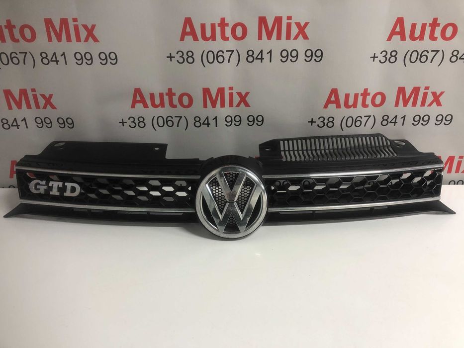 Решітка радіатора Volkswagen Golf 6 GTD 5K0853651AK