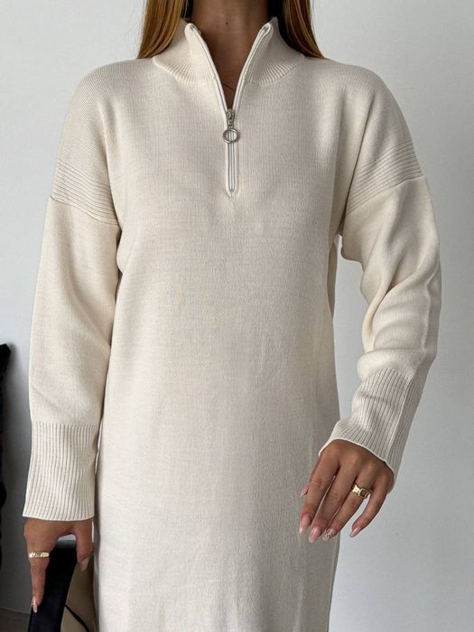 Жіноча тепла сукня міді з коміром на блискавці