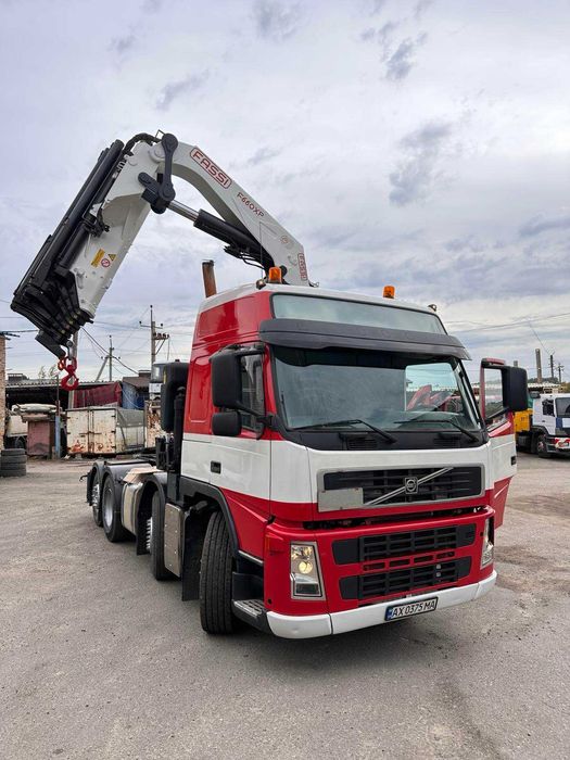Volvo FM 440, 2008 р. з маніпулятором FASSI, зусиллям 66 т/м