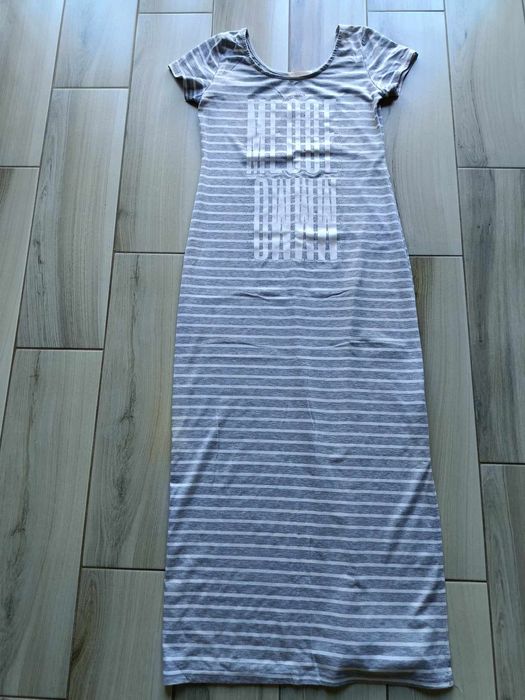 Sukienka damska z krótkim rękawem