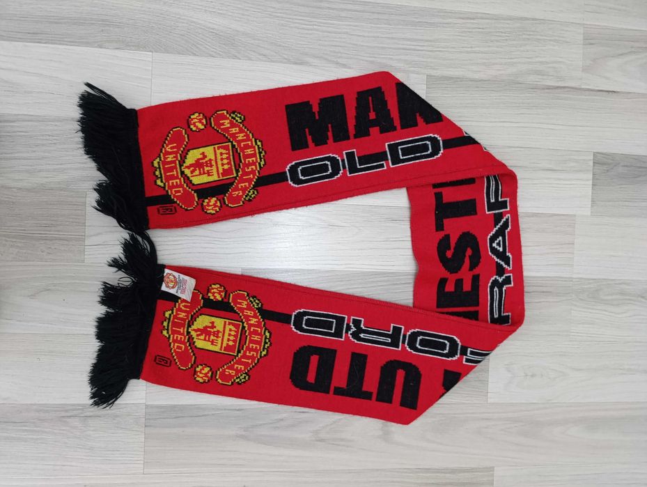 Шарф фаната MANCHESTER utd