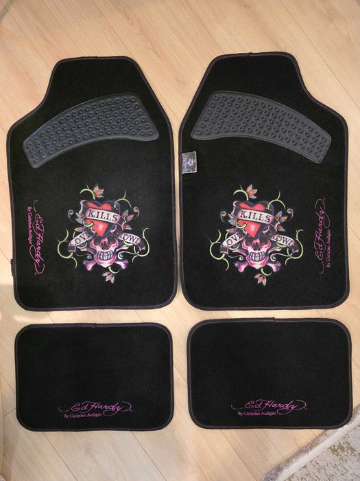 Jogo de 4 tapetes auto originais ED HARDY – LOVE KILLS SLOWLY
