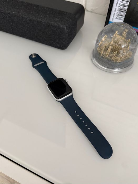 Zegarek Apple Watch SE
