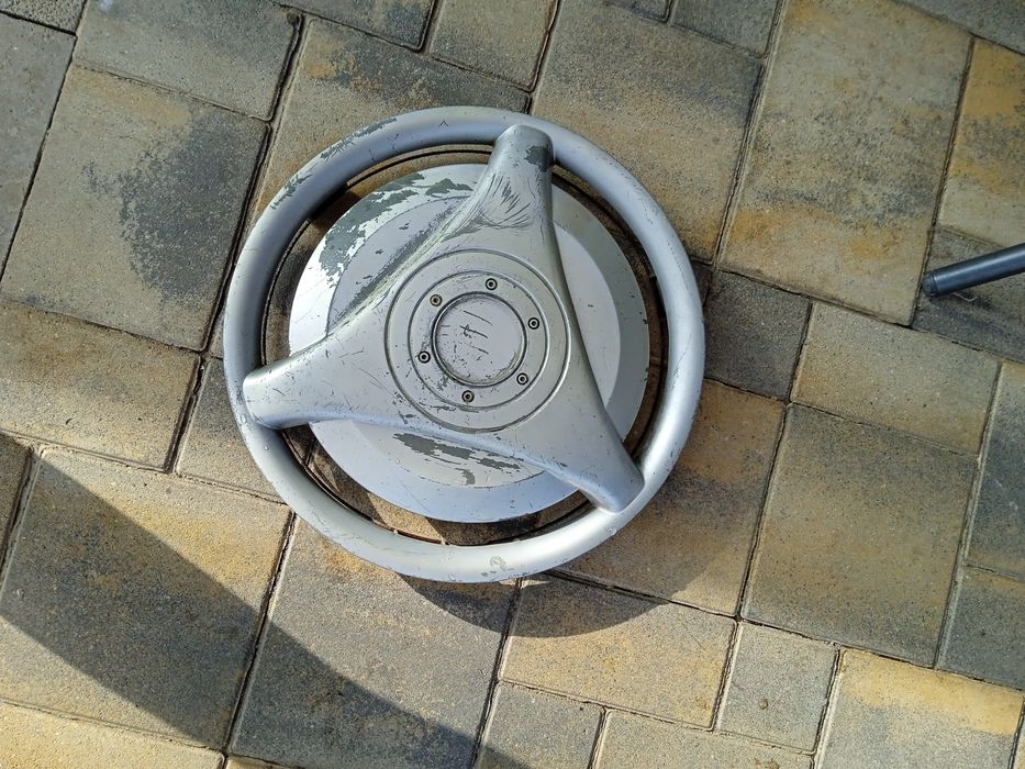 Колпак r14 б/у всё целое