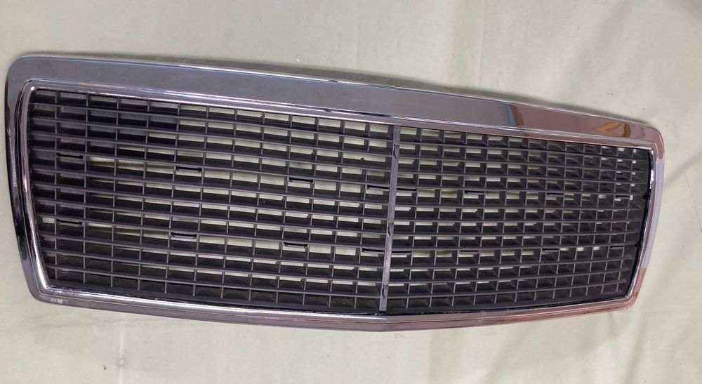 Grelha frente Mercedes Classe C W202 Nova