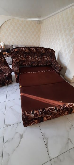 Диван з двома кріслами