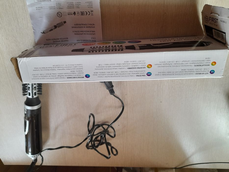 Фен-щітка  First Austria- 400 w. Виробник-Австрія.