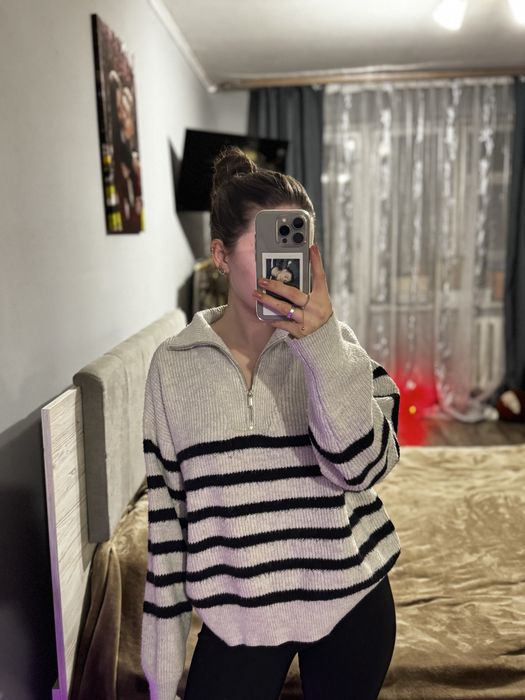 Свитер вязаный