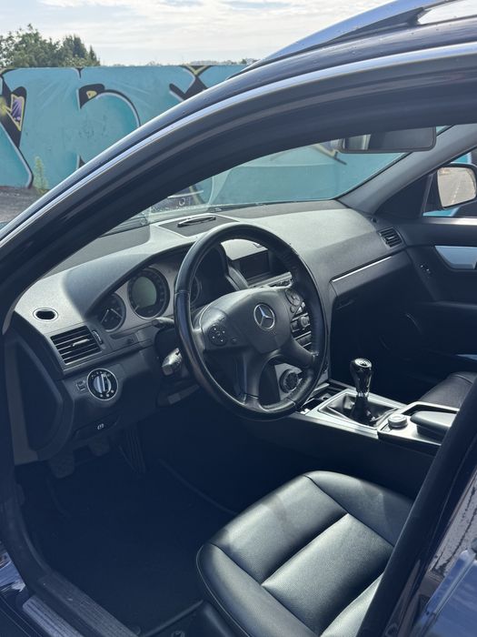 Mercedes-Benz C 220 — fotografia 6