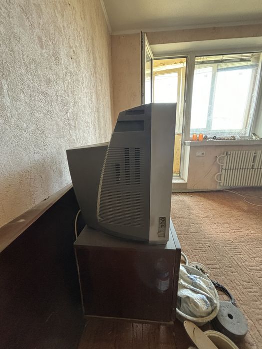 Продам старый телевизор