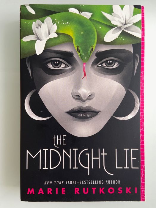 The Midnight Lie - Marie Rutkoski
