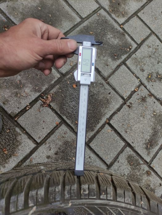 235 50 r18 dunlop sport 4d