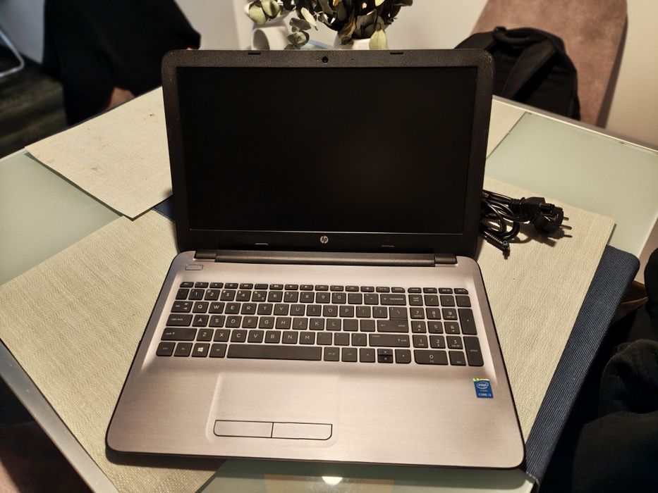 Laptop HP 250 G5 15,6" Intel Core i3-5005U 4GB RAM 256GB Dysk Win10
